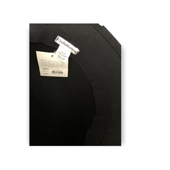 Black 100% wool Hat - Picture 2 of 3